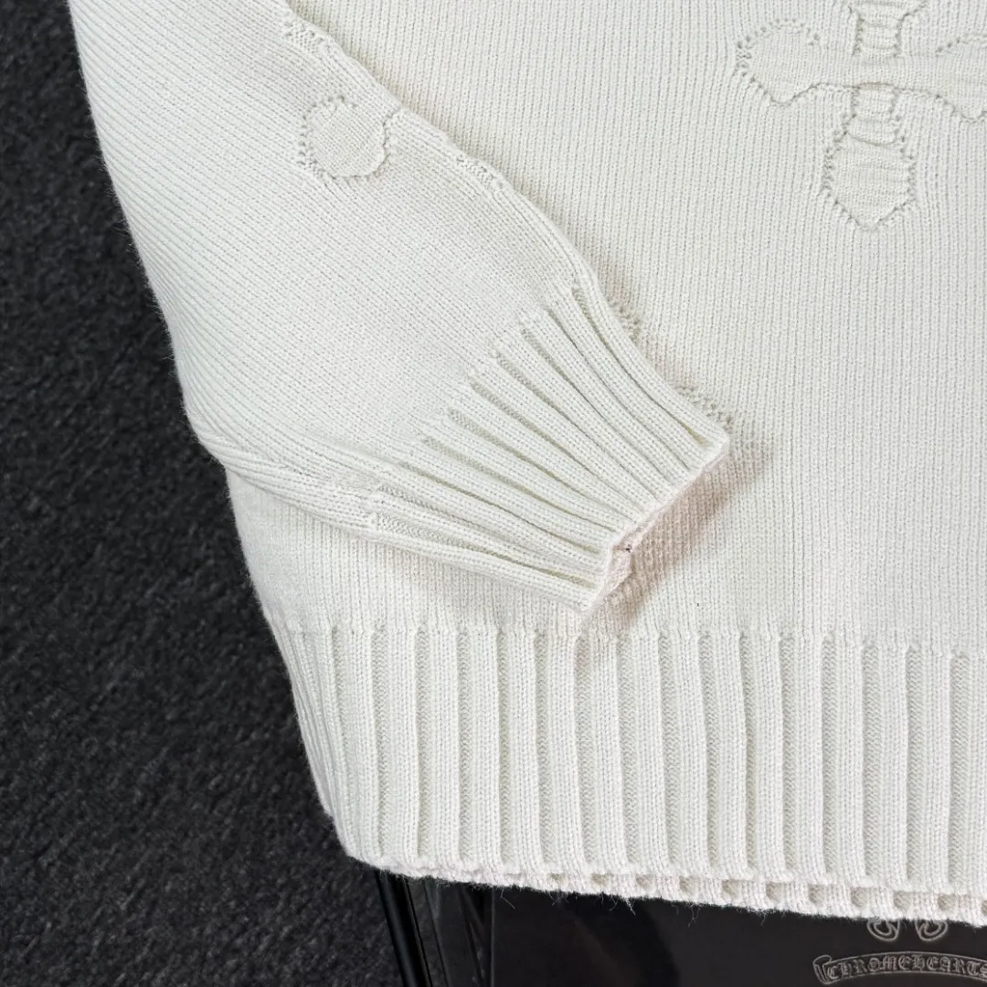 P290 Chrome Hearts 26 high-version wool knitted round-neck sweaters. High-end custom-made 500g sweater fabric. No deformation, no shrinkage, complete with three labels, same style for men and women. Process: The wool is knitted by a 7-needle imported machine. Color: 3 colors. SIZE: XS-L